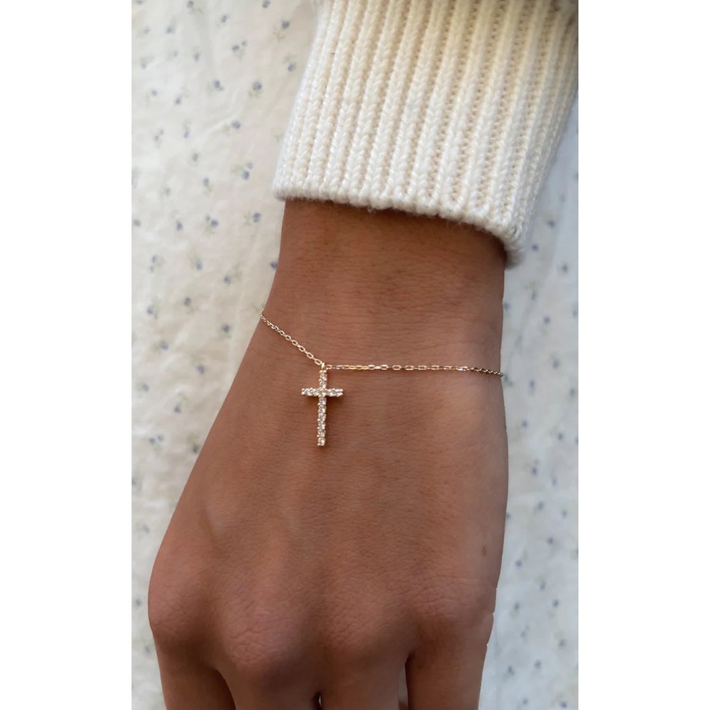 Brandy melville gold cross charm bracelet